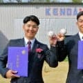 石垣、佐藤両投手がプロでの活躍誓う