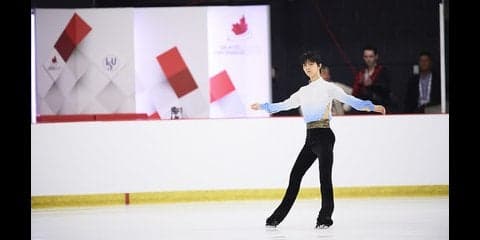 羽生結弦の初戦、心もスケーティングも「静かに演じた」世界最高得点