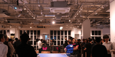 みなとみらいで”ガチ”ラリー  新たな卓球スポットが誕生