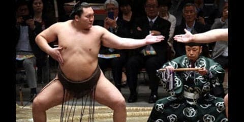 【月刊・白鵬】休場中に断食で10kg減。４横綱そろう九州場所で復活へ