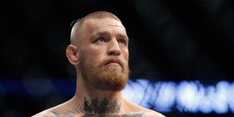 コナー・マクレガーの赤ちゃんの首が座るのが早すぎる