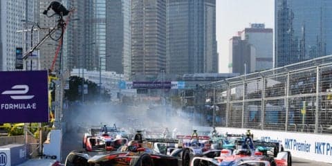 開幕戦はサム・バードが逃げ切り勝利…1周目にして赤旗中断も【フォーミュラE】