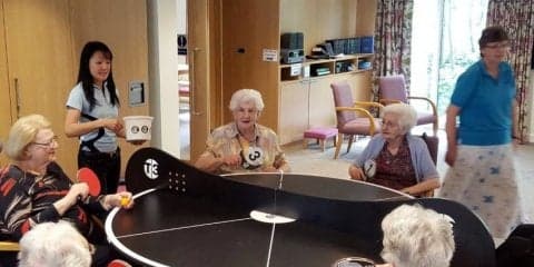 介護・認知症に卓球を 常識破りの円形卓球台とは【ロンドン現地取材】