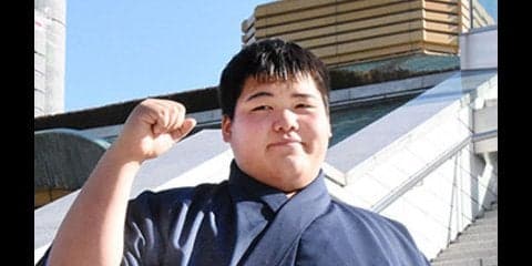  揺れる角界に差す光。大鵬の孫が、急逝した恩人の想いを胸に初土俵へ