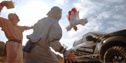 節分に『鬼の逆襲』だ!! 鬼と巫女との壮絶アクロバティックバトル［動画］