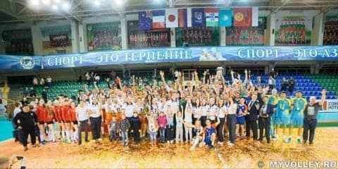 混合バレーボール国際大会で日本代表チームが銀メダル獲得