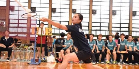 【バドミントン部女子】 ３－２で武庫女大に勝利し、開幕戦白星