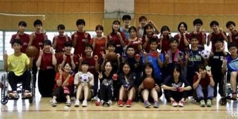 和泉キャンパスでパラ競技体験イベントが開催される　40人が楽しみながら学ぶ