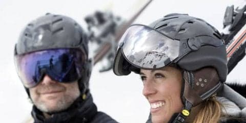 ウインタースポーツ用のバイザーレンズ一体型ヘルメット「CP」発売