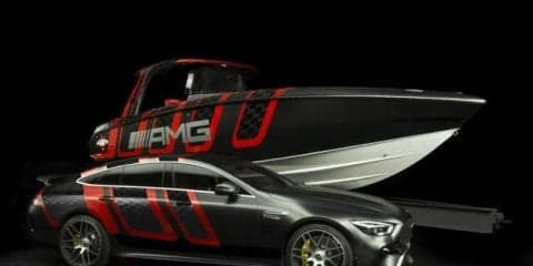 メルセデスAMG GT 4ドアクーペ仕様のパワーボート…エンジン4基で1600馬力