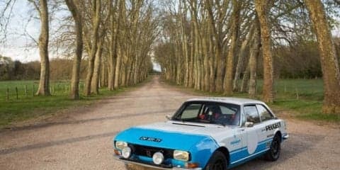 プジョーのクラシッククーペ2台、フランス国内2500km走破へ…名車 204 と 504