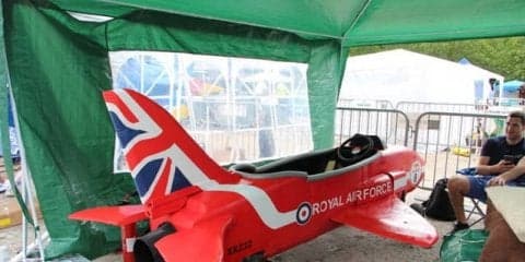 大会前日、最終チェックを行う個性豊かなマシンたち…レッドブル・ボックスカートレース ロンドン