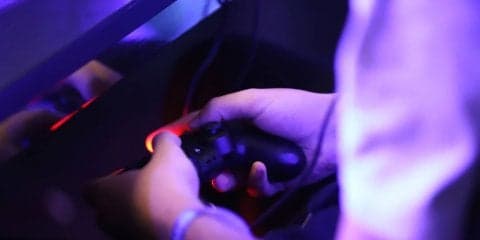 【eスポーツ選手向けセルフケア動画コラム#10】肩や腕のだるさに効くツボ「曲池（キョクチ）」