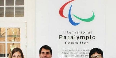 山本光学が世界パラ水泳連盟とパートナーシップ契約を締結。その内容とは？