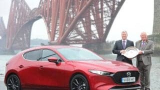 マツダ3 新型、カーオブザイヤーに輝く…英スコットランド