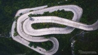 中国で最も危険な峠道、ドリフトで攻めるピックアップ…ケン・ブロック