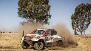 参戦準備進めるアロンソ、トヨタ・ハイラックスでの初実戦も経験…ダカールラリー2020