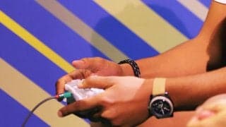 【eスポーツ選手向けセルフケア動画コラム#19】長時間プレイ後の目のかすみに効くツボ「瞳子髎（ドウシリョウ）」