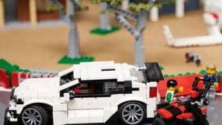 ホンダがレゴブロックでサーキットを製作…シビックタイプR も走る