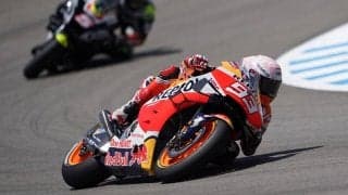 モトＧＰがついに開幕　「絶対王者」がまさかの転倒、骨折する大波乱の展開に！