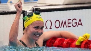 豪競泳コーチ、金メダルの瞬間の“大暴れ”が世界各国で話題「ワイルドな歓喜がバズる」