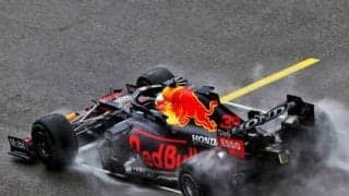 レッドブル・ホンダを救った「恵みの雨」と「正しい決断」。濡れた路面でピカイチの速さを見せた