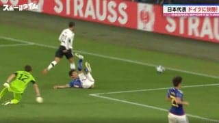 最高時速35キロのスピードスターを止めた！ 世界が大絶賛した冨安健洋の絶体絶命のピンチを救った“神スライディング”をMVPに選出 「守った後のガッツポーズまで最高」