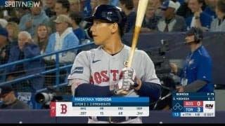 吉田正尚の13打席ぶりヒットでまさかの瞬間　打球に合わせて100キロ超えの巨漢・ゲレーロJr.がなぜかぴょん