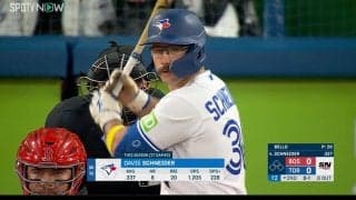 どこからどう見てもマリオそのもの！菊池雄星同僚ルーキー・シュナイダーの愛くるしい姿にファンも特徴的な応援で大盛り上がり