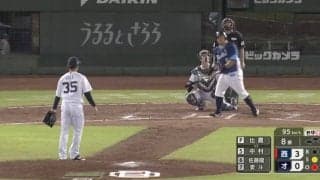 まだ、お腹減ってるの！？ 超遅球に体が勝手に反応して振り抜いた一撃！ “40歳で全盛期” 西武・中村剛也が衰え知らずの「おかわり弾」を美しすぎるアーチスト弾道で叩き込む瞬間