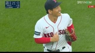 吉田正尚、守備で見せた\"マサタカスマイル\"　風の影響で難しい打球処理にニッコリ