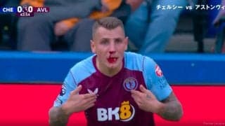 大流血！鼻血垂れ流しで審判にブチギレ猛抗議「肘打ち喰らったのにファウルかよ！」興奮してさらに血が止まらない衝撃映像