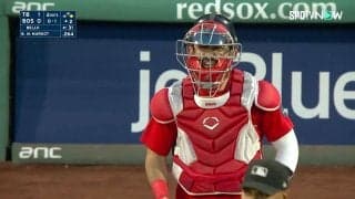 吉田正尚の同僚捕手“悶絶” 「質の違う汗が…」ファウルチップが股間付近直撃する“珍事”に現地中継も注目