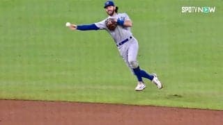 鈴木誠也の同僚遊撃手がスーパープレー！ アクーニャJr.も驚く高難易度美技に「これはすごい」「ピンポイント送球すご」ファンも絶賛