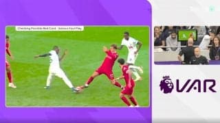 スタジアム騒然！あのプレーで「レッドカード退場」は厳しすぎる？妥当？ リバプールMFの“疑惑のタックル” 大論争を呼んでいる問題シーン