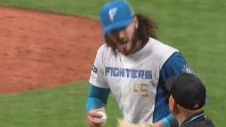 際どいボール判定？→審判に歩み寄って…「ありがとうございます！」 日本ハム助っ人・ポンセの“珍プレー”はアリかナシか？ 元NPB審判が徹底解説