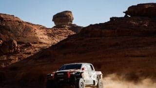 ダカール2025 ステージ4：マラソンステージ前半を終えてTGRのヘンク・ラテガンが首位を堅守