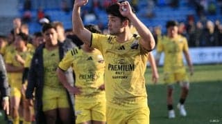 仕事人が満を持しての先発出場。10番としてチームの空気を変える