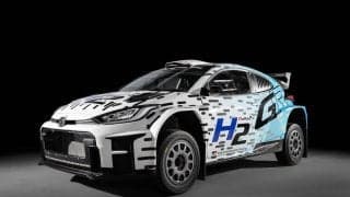 TGRがWRCフィンランドでGRヤリス・ラリー2 H2コンセプトを初公開。ユハ・カンクネンがデモ走行