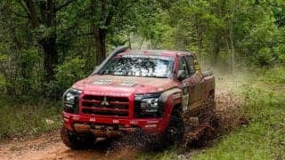 AXCR2025：チーム三菱ラリーアートのチャヤポン・ヨーターが首位に浮上、田口勝彦はトラブルで後退