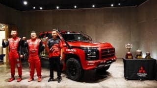 AXCR2025：チーム三菱ラリーアート、三菱自動車本社ショールームで優勝報告会を開催