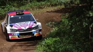 全日本ラリー北海道：リタイア続出の初日、新井大輝が奴田原文雄を従えて首位