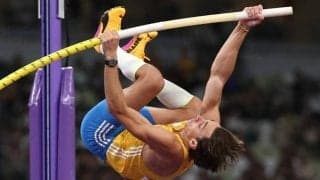 男子棒高跳びデュプランティス、6m30の世界新で3連覇　世界陸上