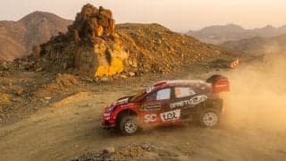WRCサウジアラビア：アドリアン・フルモーに1分のペナルティ。マルティンス・セスクスが首位で最終日へ