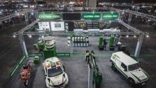 テインが東京オートサロンで発売予定を含む全製品を展示