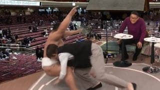 女子陸上の元日本記録保持者が相撲芸人に“鬼”タックル 「うおっ」苦悶の表情も「ご褒美タックル」「嬉しそうw」ファンからはツッコミ