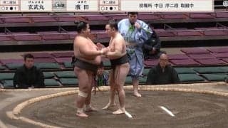 「ごめんごめん」「ええで」立ち合い不成立で力士がお詫び 人柄あふれる優しい振る舞いに反響