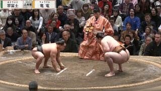 「対比がやばい」関取“最軽量”力士、160キロ超力士と対峙した一幕に驚きの声 「身長174あります？」予想以上の体格差際立つ