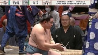 「派手なお召し物」大相撲、人気タレントが観戦 赤ニット＆赤チェックシャツの重ね着…どうしても目立つ姿に「本物だ！」視聴者興奮