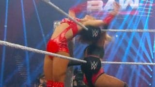 元チアの美女レスラー、衝撃のラフファイトに“大の字” 「初めて見た」「荒々しい」ファンもドン引き